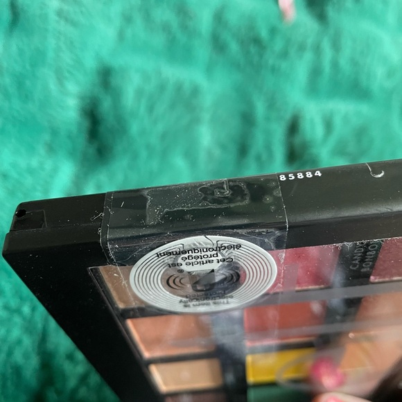 Brand new Elf colourful eyeshadow palette. - Picture 2 of 3